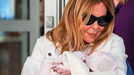 Ana Obregón y su hija por vientre de alquiler. Ana Obregón y su hija por vientre de alquiler.