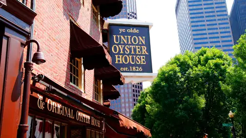 Union Oyster House, en Boston, es el restaurante más antiguo de Estados Unidos Union Oyster House, en Boston, es el restaurante más antiguo de Estados Unidos