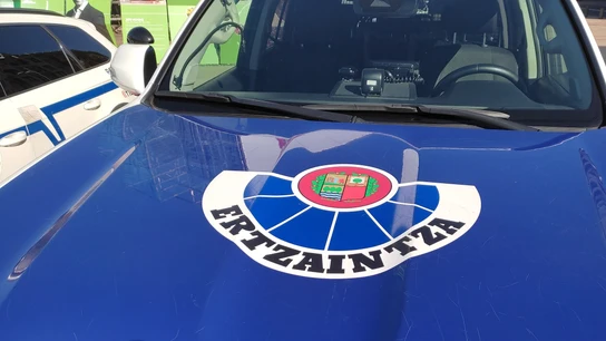 Coche patrulla de la Ertzaintza. Coche patrulla de la Ertzaintza.