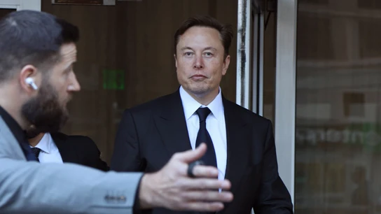Un grupo de empresarios y científicos liderados por Elon Musk piden pausar los experimentos con IA Un grupo de empresarios y científicos liderados por Elon Musk piden pausar los experimentos con IA
