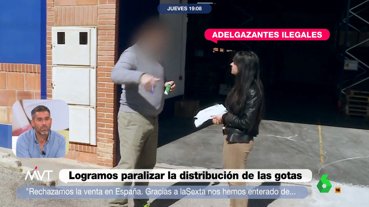 Más Vale Tarde consigue paralizar la distribución de un falso adelgazante ilegal Tras la denuncia de Pablo Ojeda, Más Vale Tarde investiga quién está detrás de un fraudulento producto adelgazante que usa la imagen del nutricionista como reclamo. En este vídeo, se puede ver cómo finalmente se consigue parar su distribución.