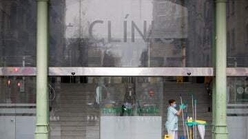 Los ciberdelincuentes del Hospital Clínic cumplen su amenaza y publican datos personales de pacientes