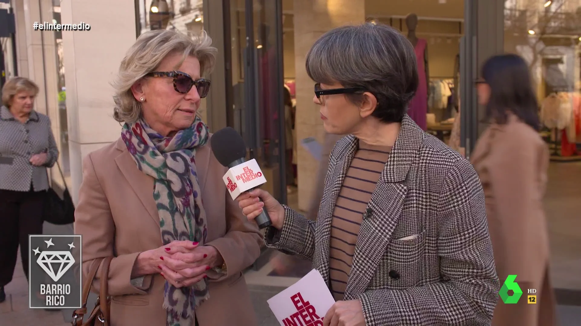 Una mujer de barrio rico, tras decir que organizándose puede conciliar: "Tengo a alguien para la cara y otra persona para los hijos"
