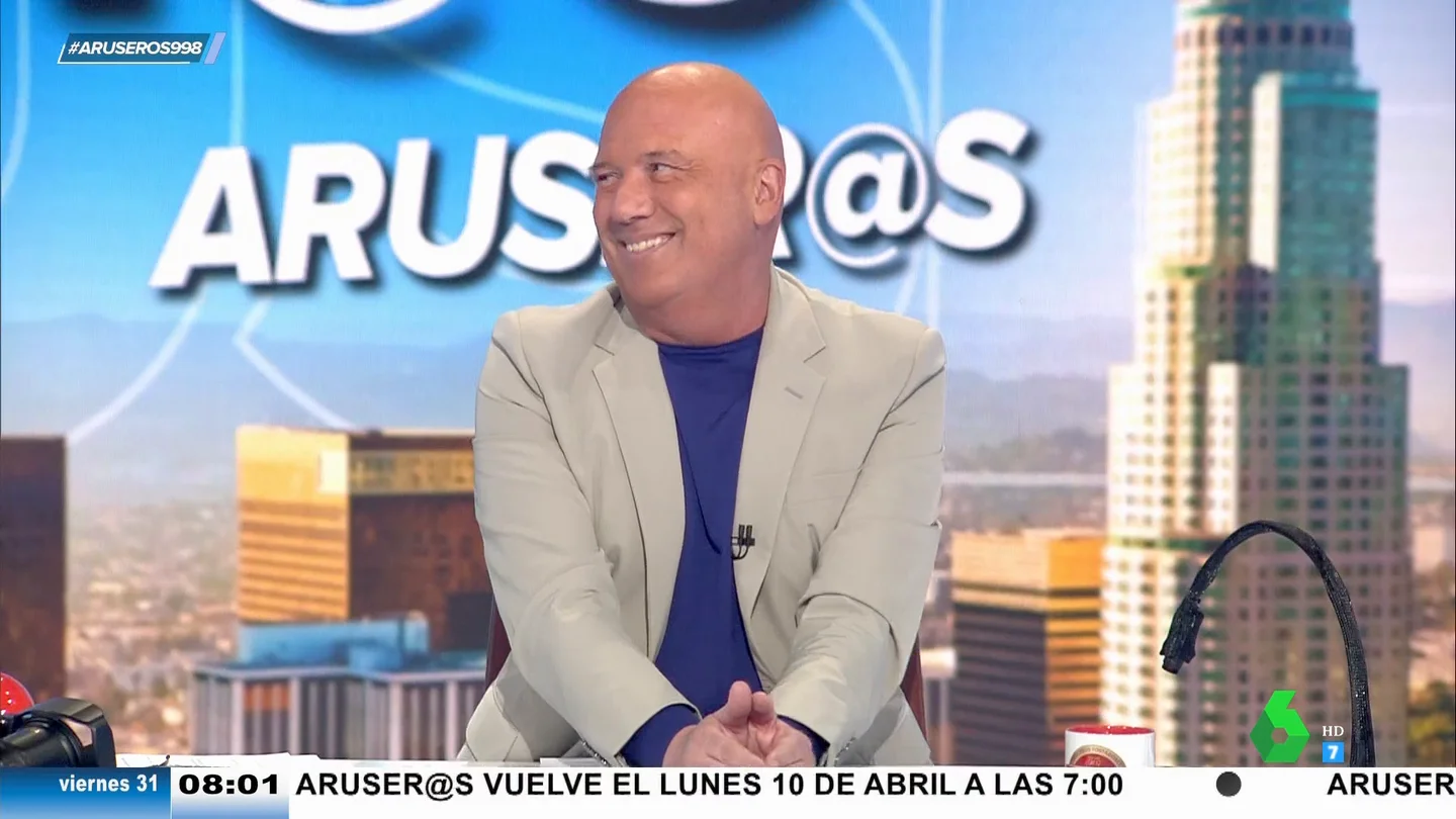 Así celebra Alfonso Arús que a partir del 10 de abril Aruser@s comience a las 7h: "Yo ya empiezo la campaña 6:30h" Así celebra Alfonso Arús que a partir del 10 de abril Aruser@s comience a las 7h: "Yo ya empiezo la campaña 6:30h"