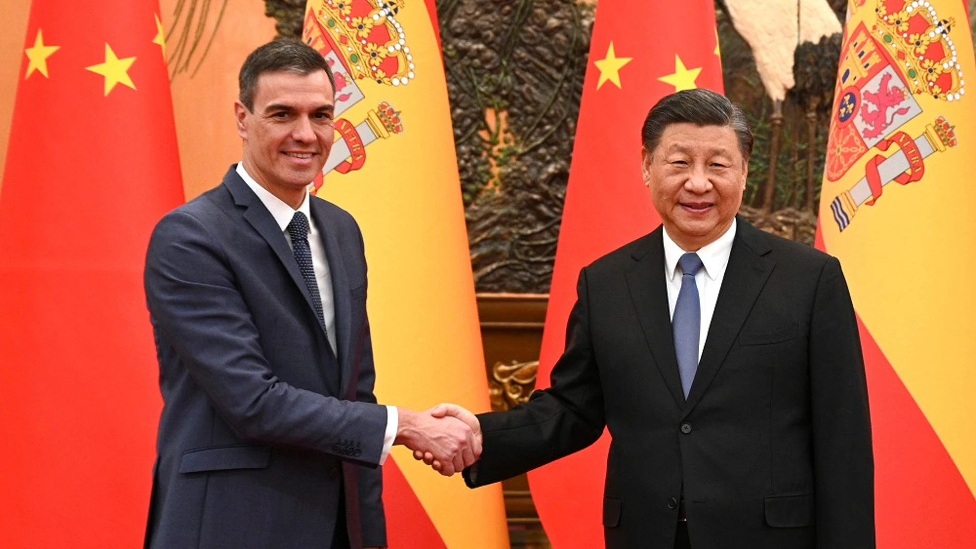 Pedro Sánchez junto a Xi Jinping