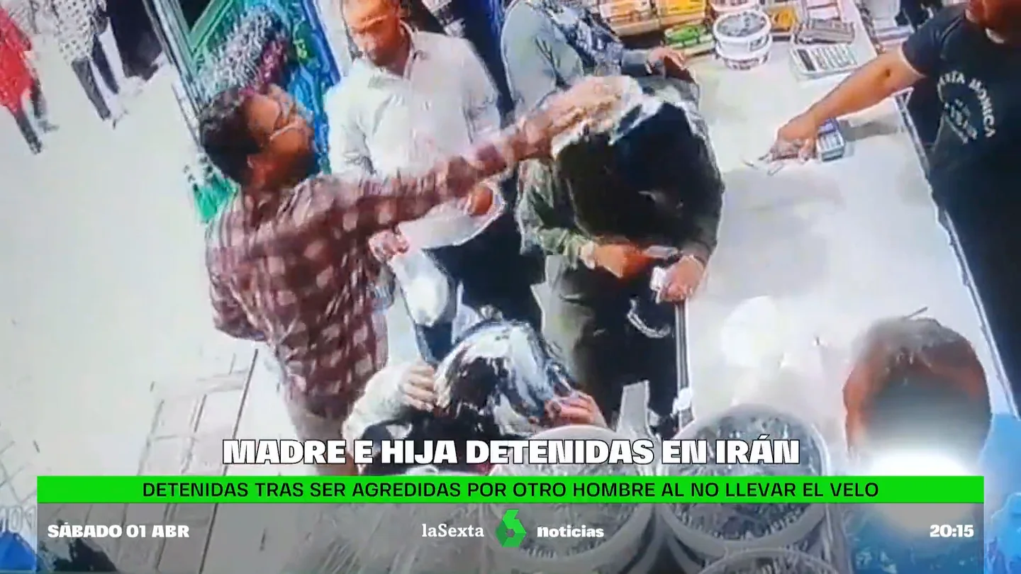 Irán vuelve a detener a dos mujeres por no llevar velo en plenas protestas por la muerte de Masha Amini Irán vuelve a detener a dos mujeres por no llevar velo en plenas protestas por la muerte de Masha Amini