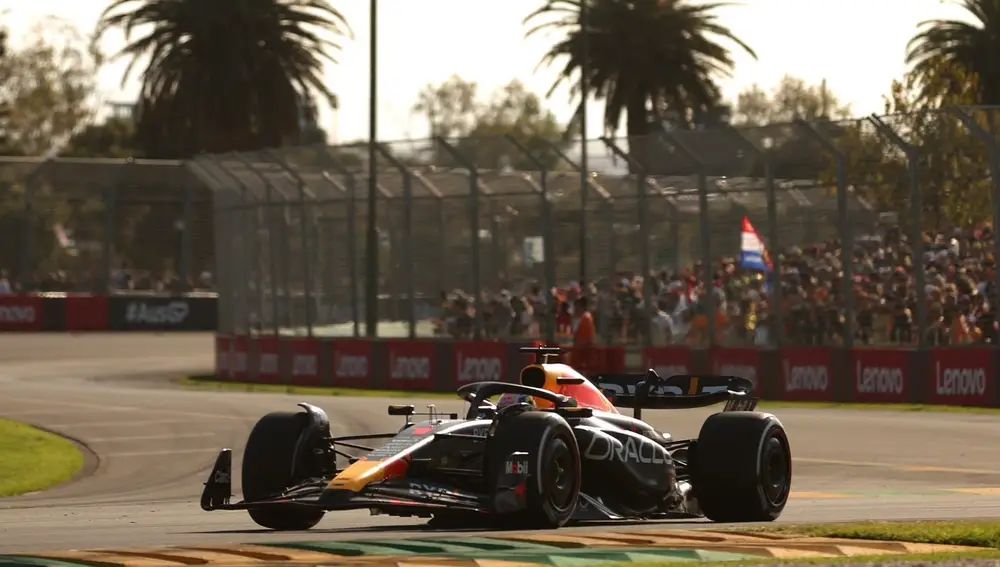 Carrera muy dominante de Max Verstappen Carrera muy dominante de Max Verstappen