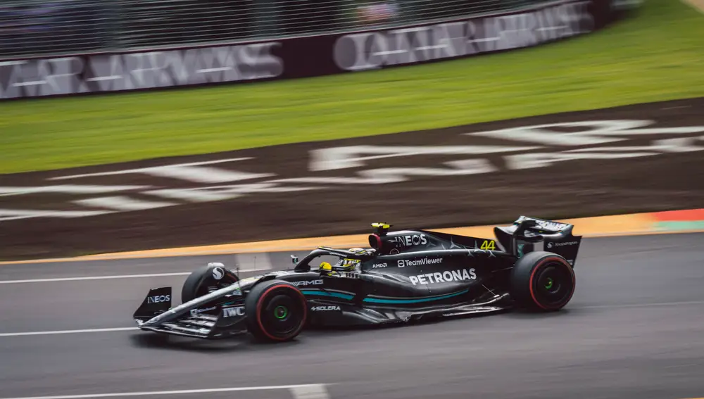Lewis Hamilton batalló con Alonso por la segunda plaza Lewis Hamilton batalló con Alonso por la segunda plaza