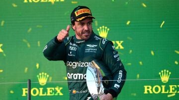 Fernando Alonso, en el podio de Australia