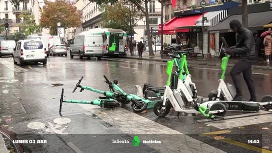 El adiós a los patinetes eléctricos en París abre el debate en las ciudades españolas El adiós a los patinetes eléctricos en París abre el debate en las ciudades españolas