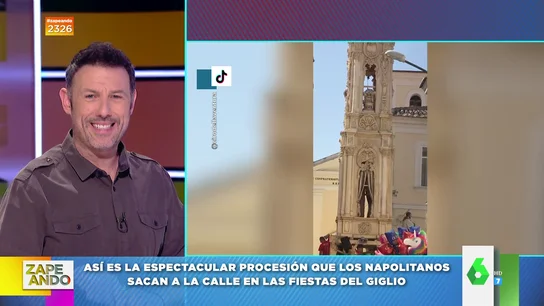 Así es el espectacular paso que los napolitanos sacan a la calle en las fiestas del Giglio Así es el espectacular paso que los napolitanos sacan a la calle en las fiestas del Giglio