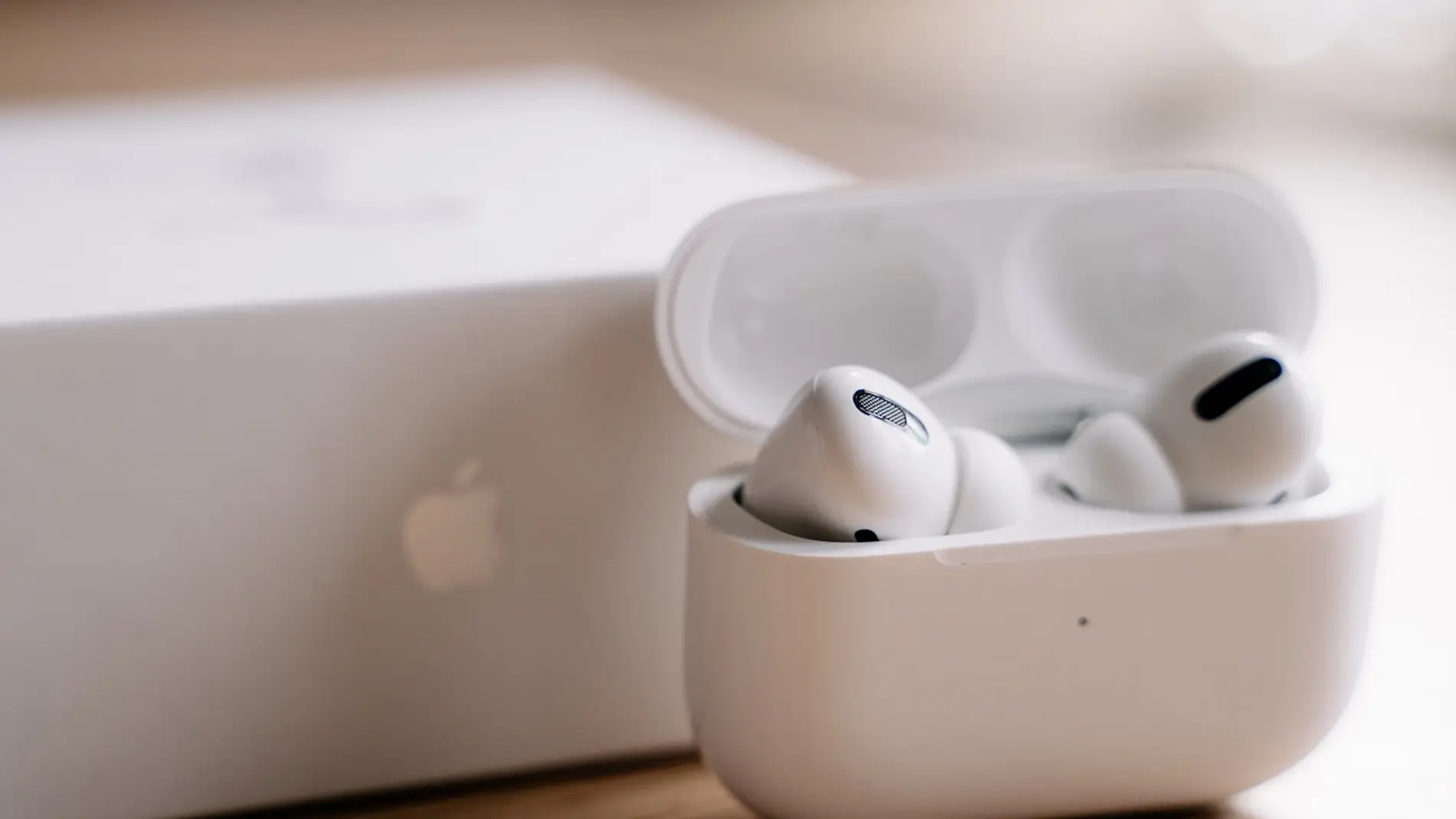 Apple añade conector USB-C en los AirPods Pro de segunda generación