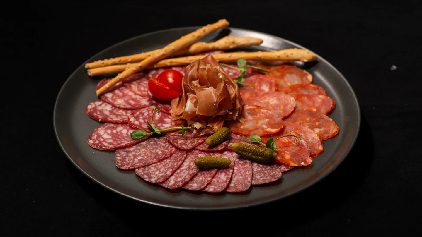 6 alimentos que deberías consumir menos para controlar la hipertensión, según los cardiólogos 6 alimentos que deberías consumir menos para controlar la hipertensión, según los cardiólogos