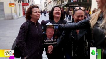 El ataque de risa de tres amigas al escuchar a otra decir Arnold Schwarzenegger