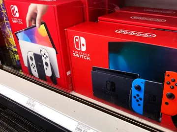 La consola Nintendo Switch en un escaparate La consola Nintendo Switch en un escaparate