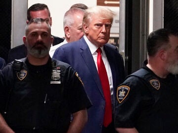 A plot to hide lovers and an alleged secret son: the accusation against Donald Trump