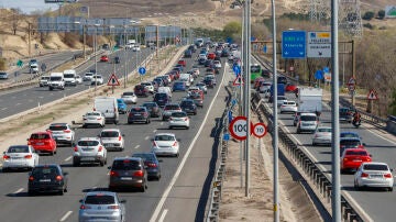 Imagen de archivo de la autovía A-3 en sentido Valencia a la altura del kilómetro 7, en Madrid.
