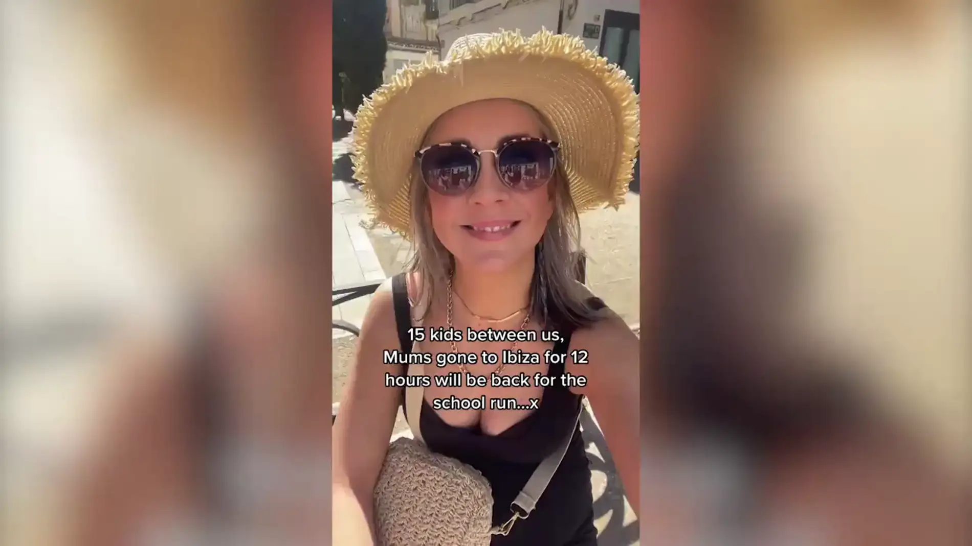 Un grupo de madres se hacen virales al viajar a Ibiza para unas vacaciones de 12 horas y llegar a tiempo para el colegio de sus hijos