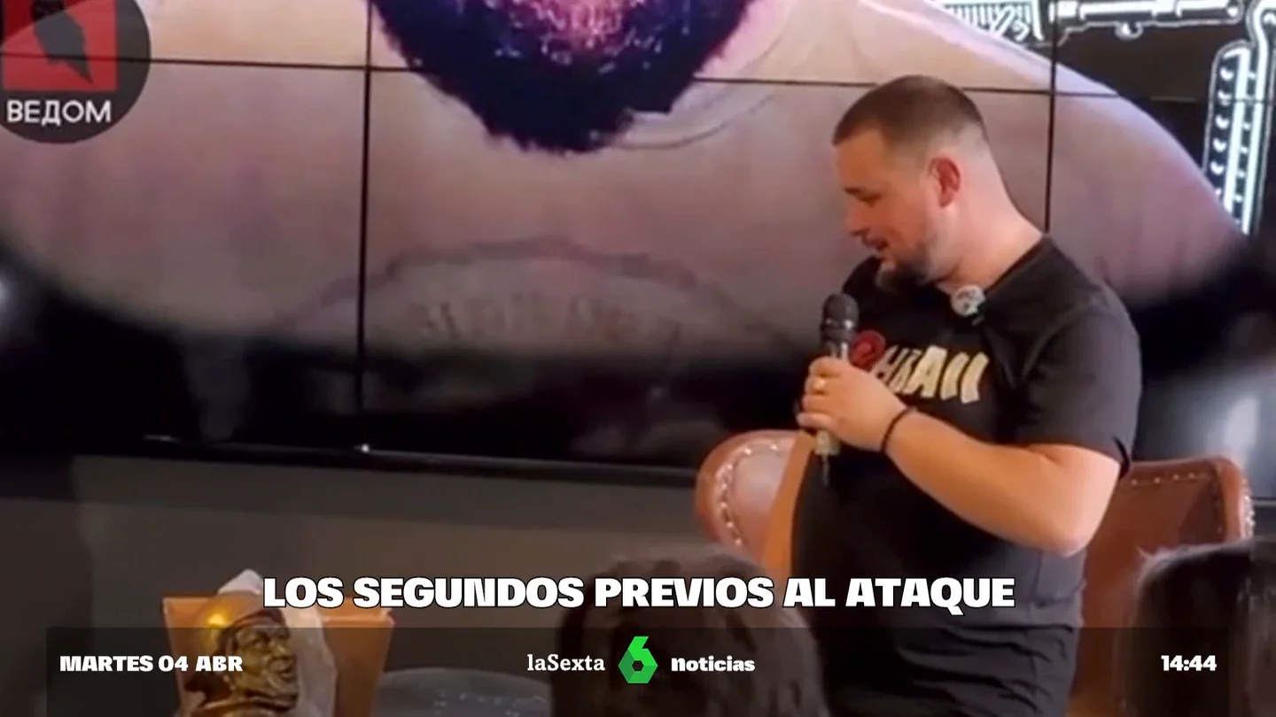 El momento en que estalla la bomba que mató al bloguero ruso Vladlen Tatarsky, condecorado por Putin El momento en que estalla la bomba que mató al bloguero ruso Vladlen Tatarsky, condecorado por Putin