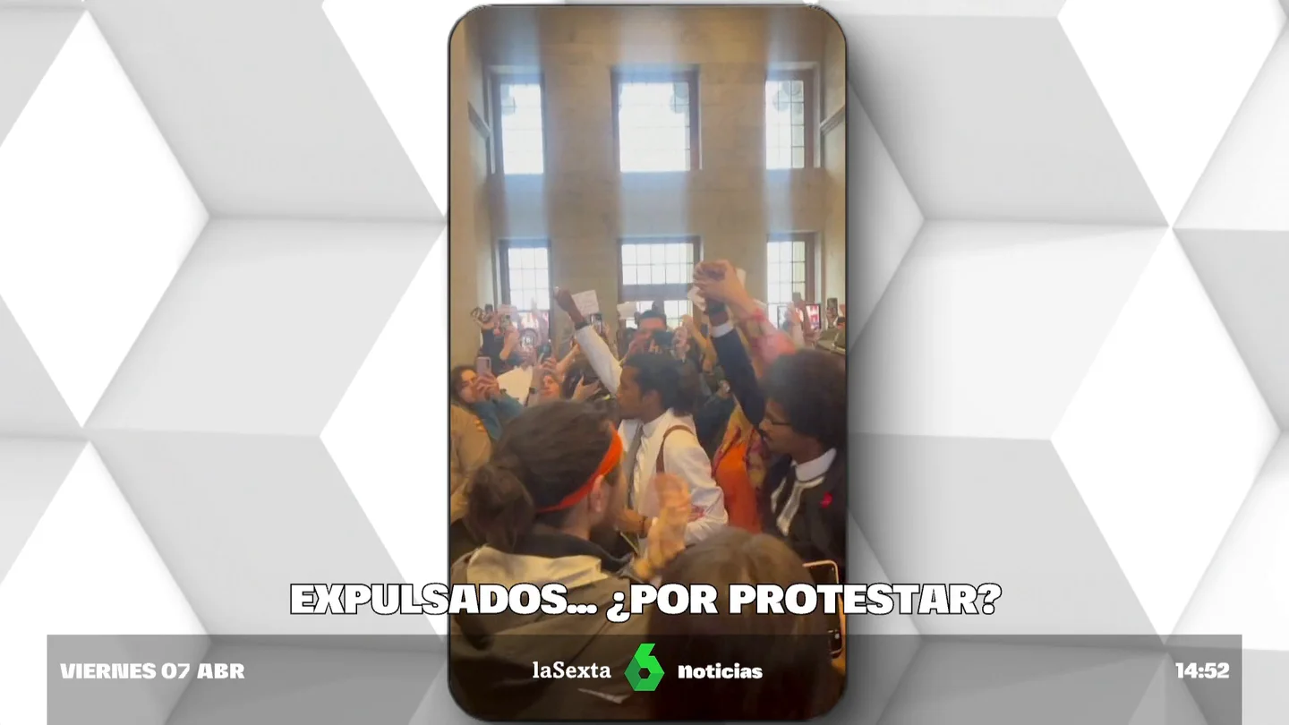 Expulsan del Parlamento de Tennessee a dos diputados negros por defender el control de las armas tras la última matanza Expulsan del Parlamento de Tennessee a dos diputados negros por defender el control de las armas tras la última matanza