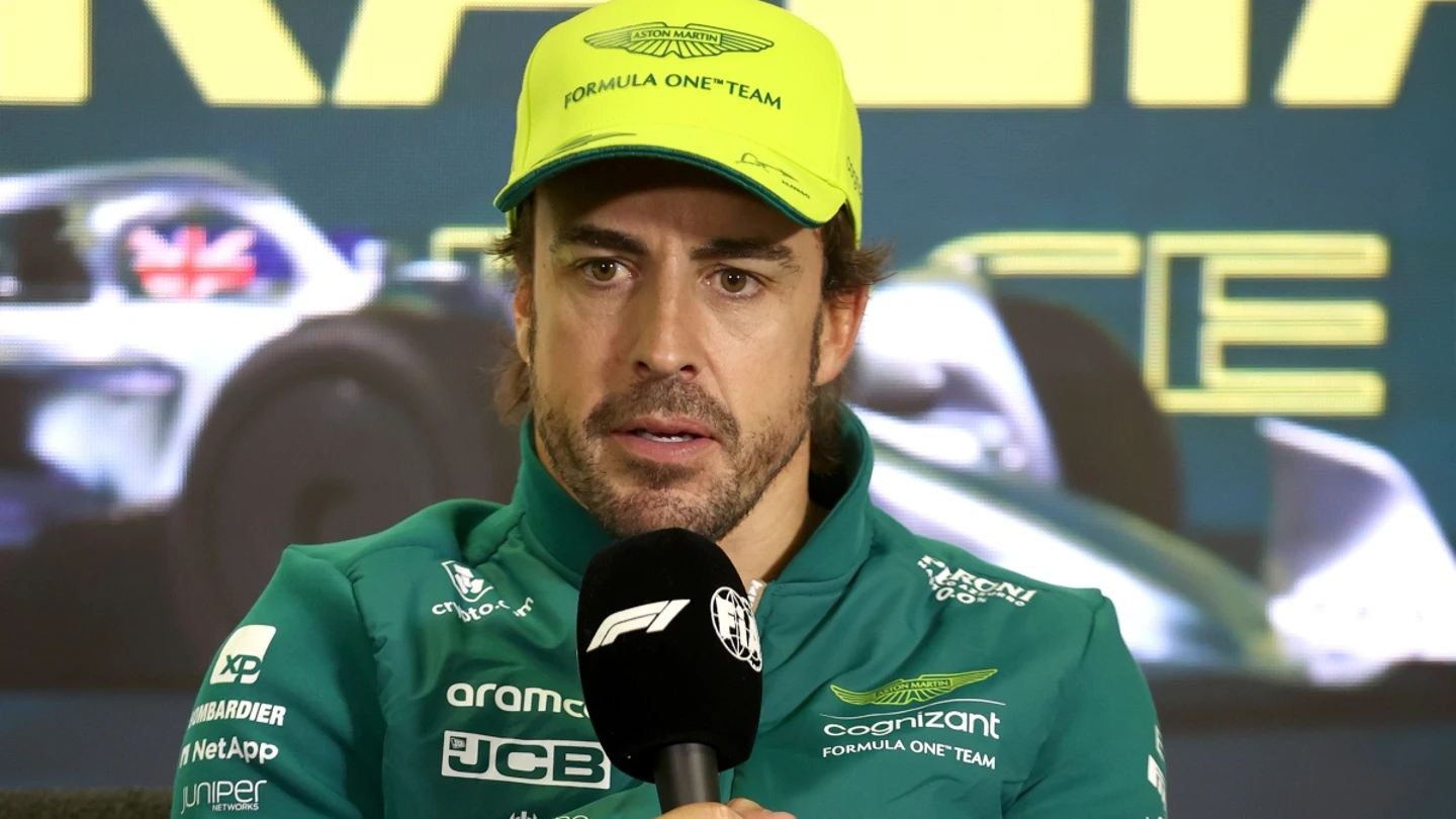 Fernando Alonso, ante los medios Fernando Alonso, ante los medios