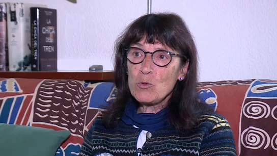 "Te encuentras sola ante un panorama desolador": cuando las hijas dejan de ser niñas para cuidar a familiares dependientes "Te encuentras sola ante un panorama desolador": cuando las hijas dejan de ser niñas para cuidar a familiares dependientes