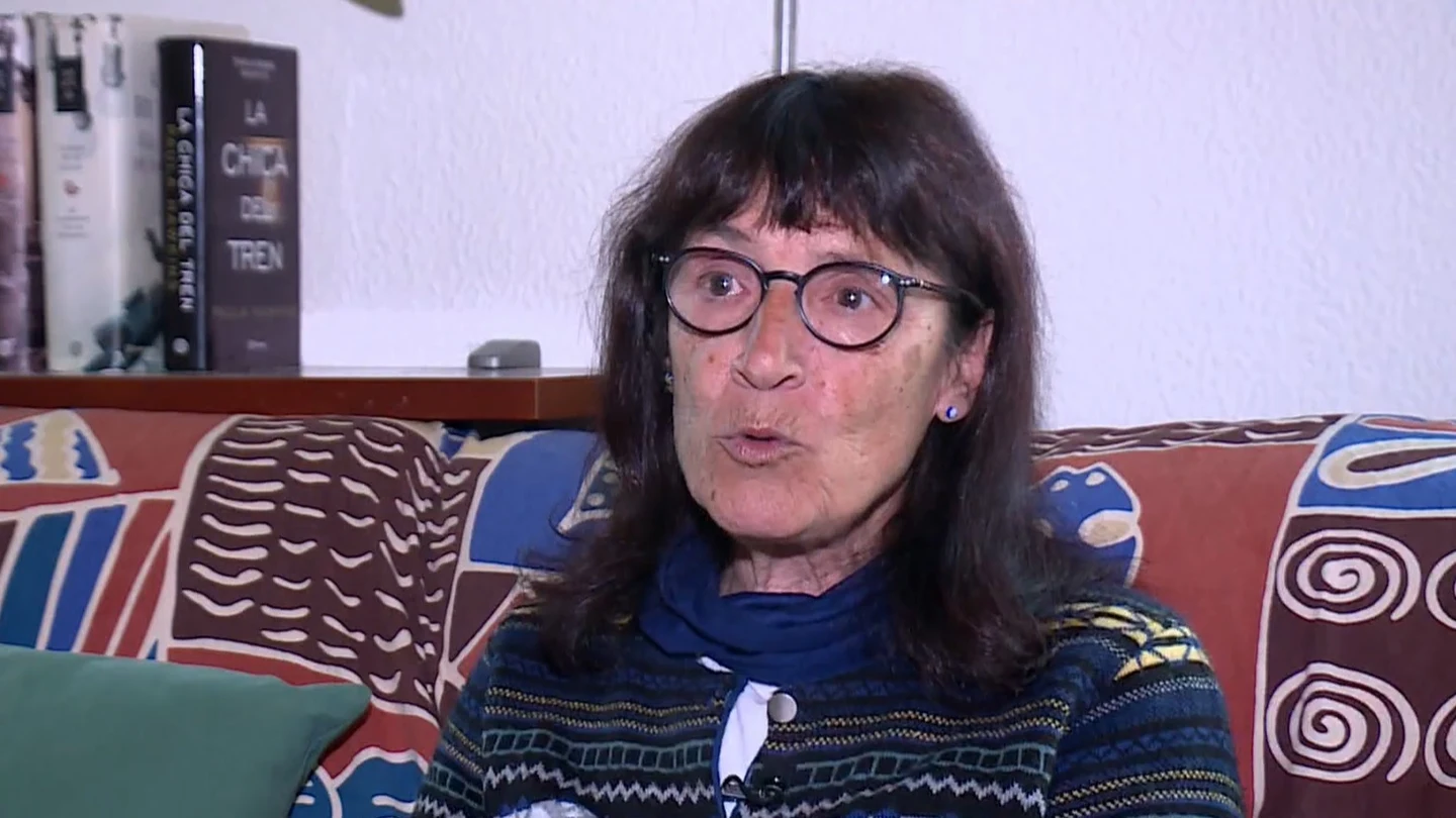 "Te encuentras sola ante un panorama desolador": cuando las hijas dejan de ser niñas para cuidar a familiares dependientes "Te encuentras sola ante un panorama desolador": cuando las hijas dejan de ser niñas para cuidar a familiares dependientes