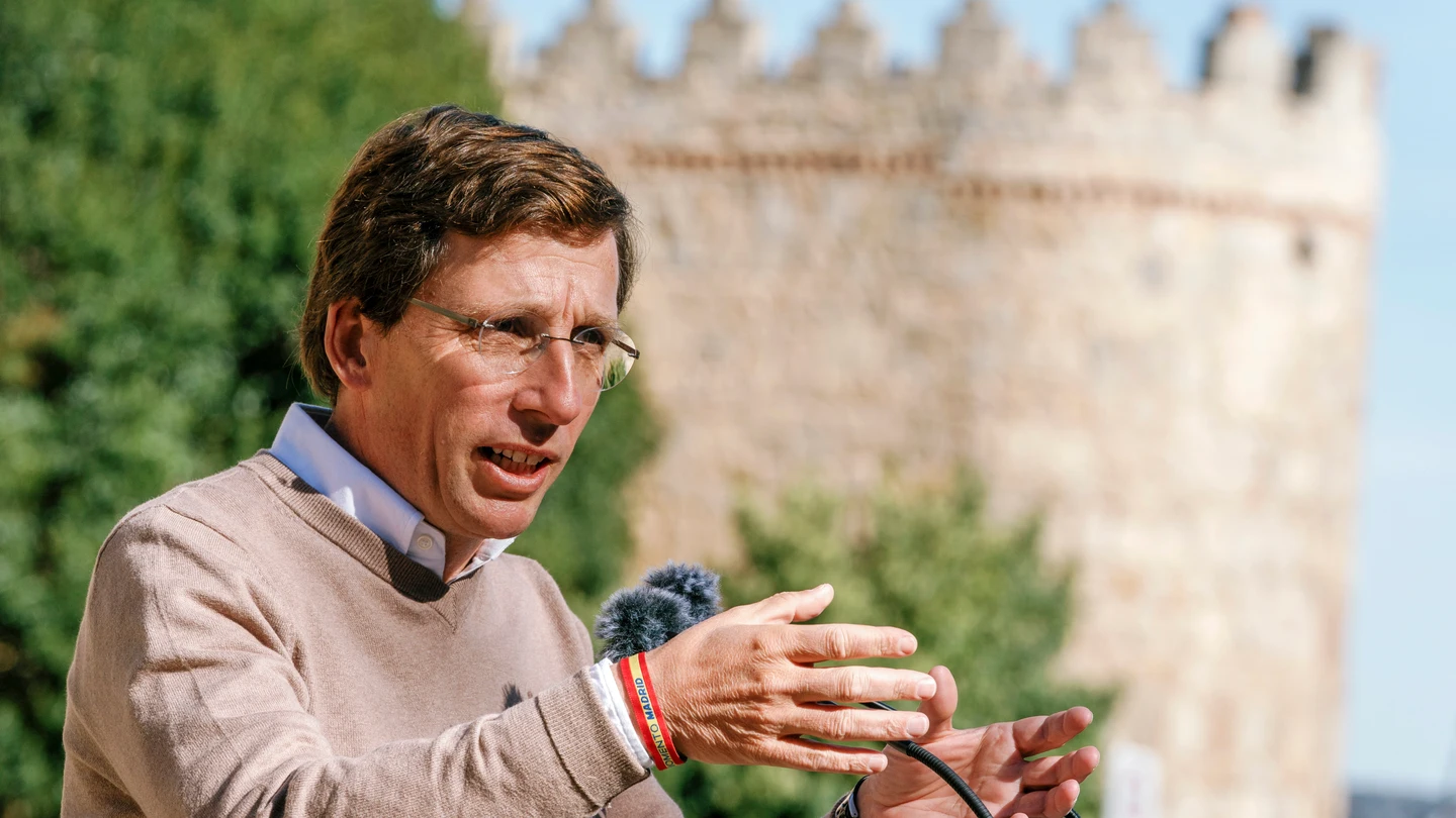 Martínez-Almeida Martínez-Almeida