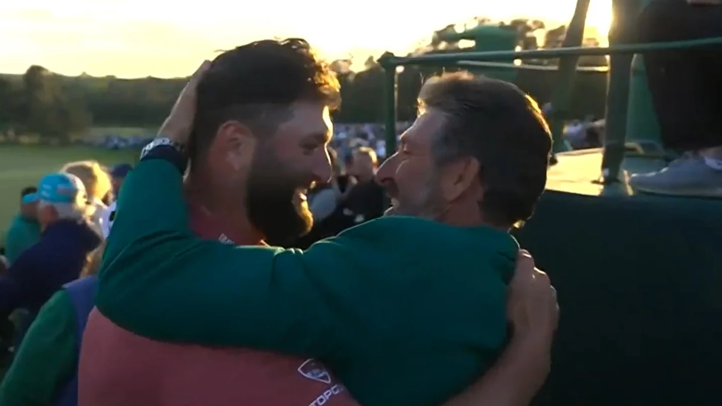 El emotivo recuerdo de Jon Rahm a Seve Ballesteros al fundirse en un abrazo con José María Olazábal