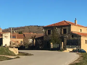 Castilfrío de la Sierra, el pequeño pueblo de 37 habitantes que fue la última casa de Sánchez Dragó