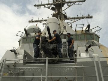 US sends missile destroyer to South China Sea amid escalating tensions over Taiwan