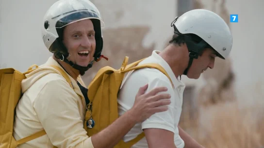 Albert Espinosa acompaña a Jesús Janeiro, Ana Peleteiro, Luis Tosar, Rosa López, Fernando Tejero y Pocholo en 'El camino a casa' Albert Espinosa acompaña a Jesús Janeiro, Ana Peleteiro, Luis Tosar, Rosa López, Fernando Tejero y Pocholo en 'El camino a casa'