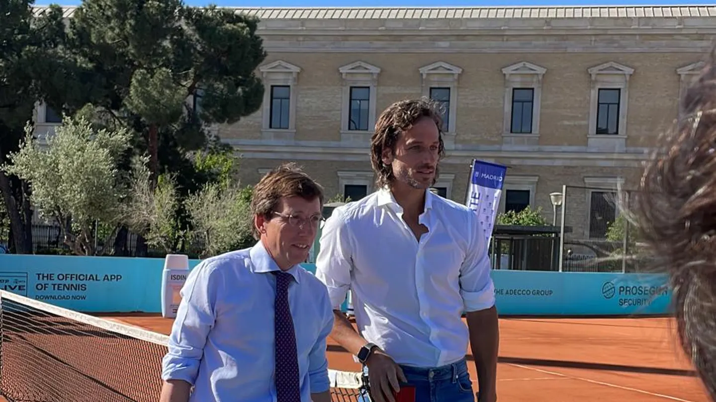 Almeida y Feliciano López jugando al tenis Almeida y Feliciano López jugando al tenis