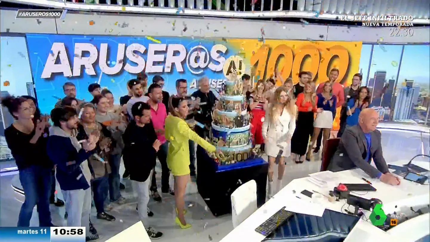 Aruser@s sopla las velas de su programa 1.000 en laSexta: "Gracias a nuestra fiel y divertida audiencia" Aruser@s sopla las velas de su programa 1.000 en laSexta: "Gracias a nuestra fiel y divertida audiencia"