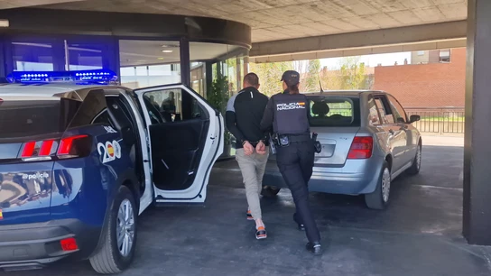 Detenido un joven de 22 años por retener maniatada trece horas a una mujer a la que vejó sexualmente Detenido un joven de 22 años por retener maniatada trece horas a una mujer a la que vejó sexualmente