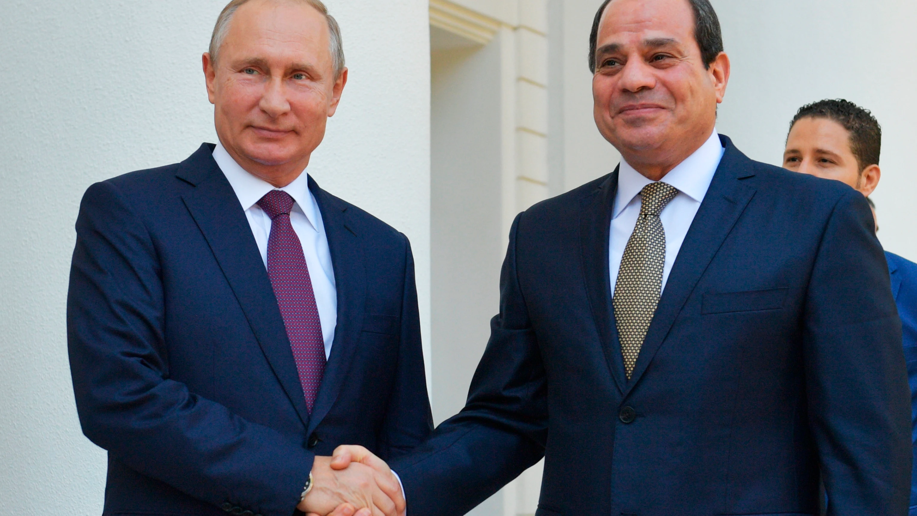 El presidente ruso, Vladimir Putin, junto al presidente egipcio, Abdel-Fattah el-Sissi, en 2018.