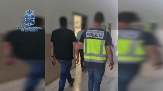 Desarticulada una red que estafaba a jóvenes extranjeros en España con la falsa promesa de hacerles futbolistas de élite Desarticulada una red que estafaba a jóvenes extranjeros en España con la falsa promesa de hacerles futbolistas de élite