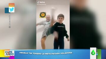 El paso de baile viral de un hombre que graba un vídeo de TikTok con su nieto: "Lo da todo literalmente"
