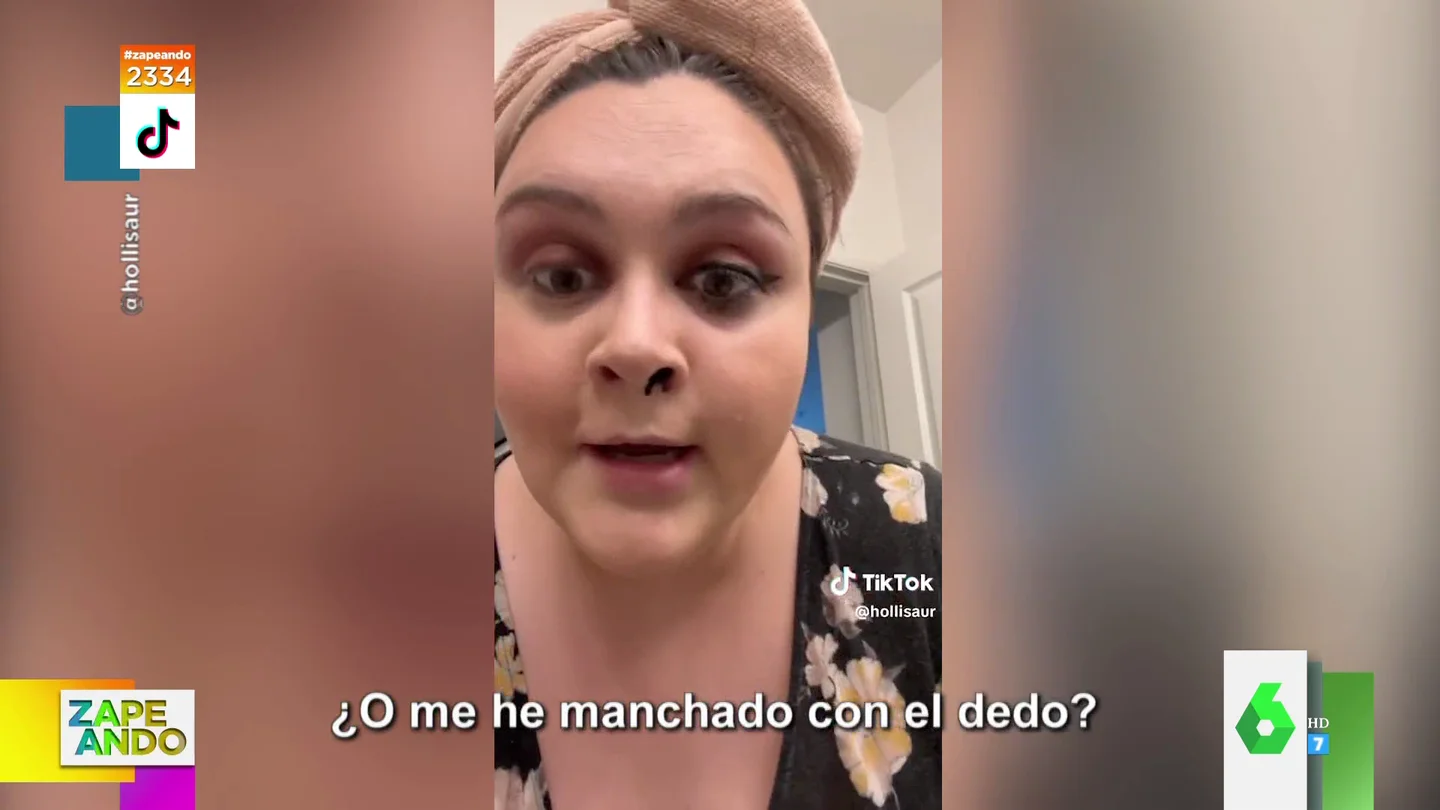 El inesperado final de una joven que se llena el ojo de eyeliner al maquillarse El inesperado final de una joven que se llena el ojo de eyeliner al maquillarse