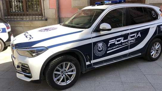 Detenida la madre de la menor rescatada en el alféizar de un tercer piso en Vallecas Detenida la madre de la menor rescatada en el alféizar de un tercer piso en Vallecas