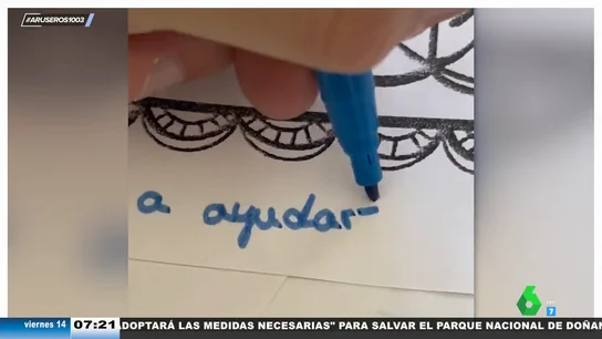 Un profe escribe frases motivadoras en los exámenes para animar a sus alumnos: "Siempre confié en ti" Un profe escribe frases motivadoras en los exámenes para animar a sus alumnos: "Siempre confié en ti"
