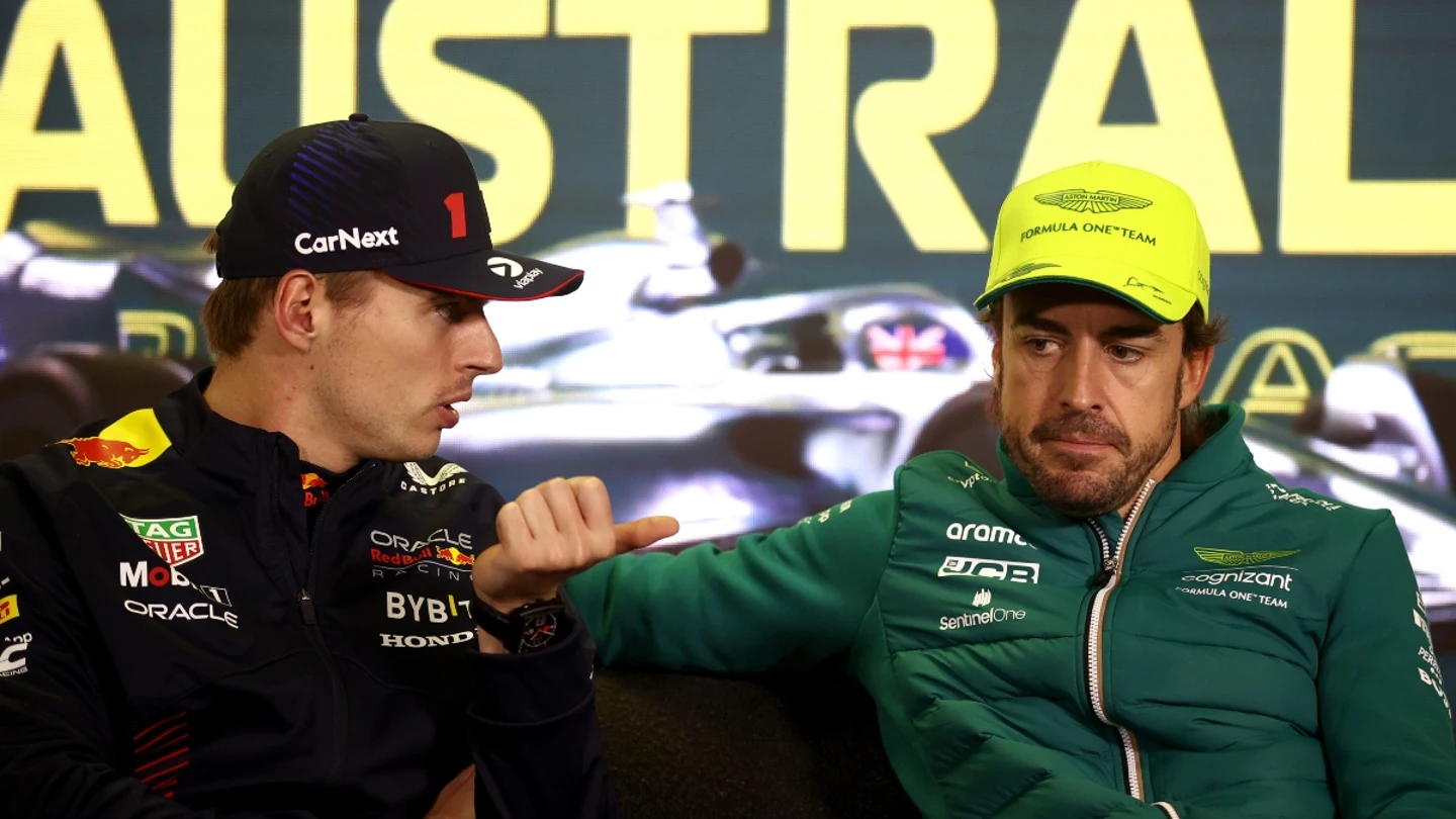 Fernando Alonso, con Max Verstappen Fernando Alonso, con Max Verstappen