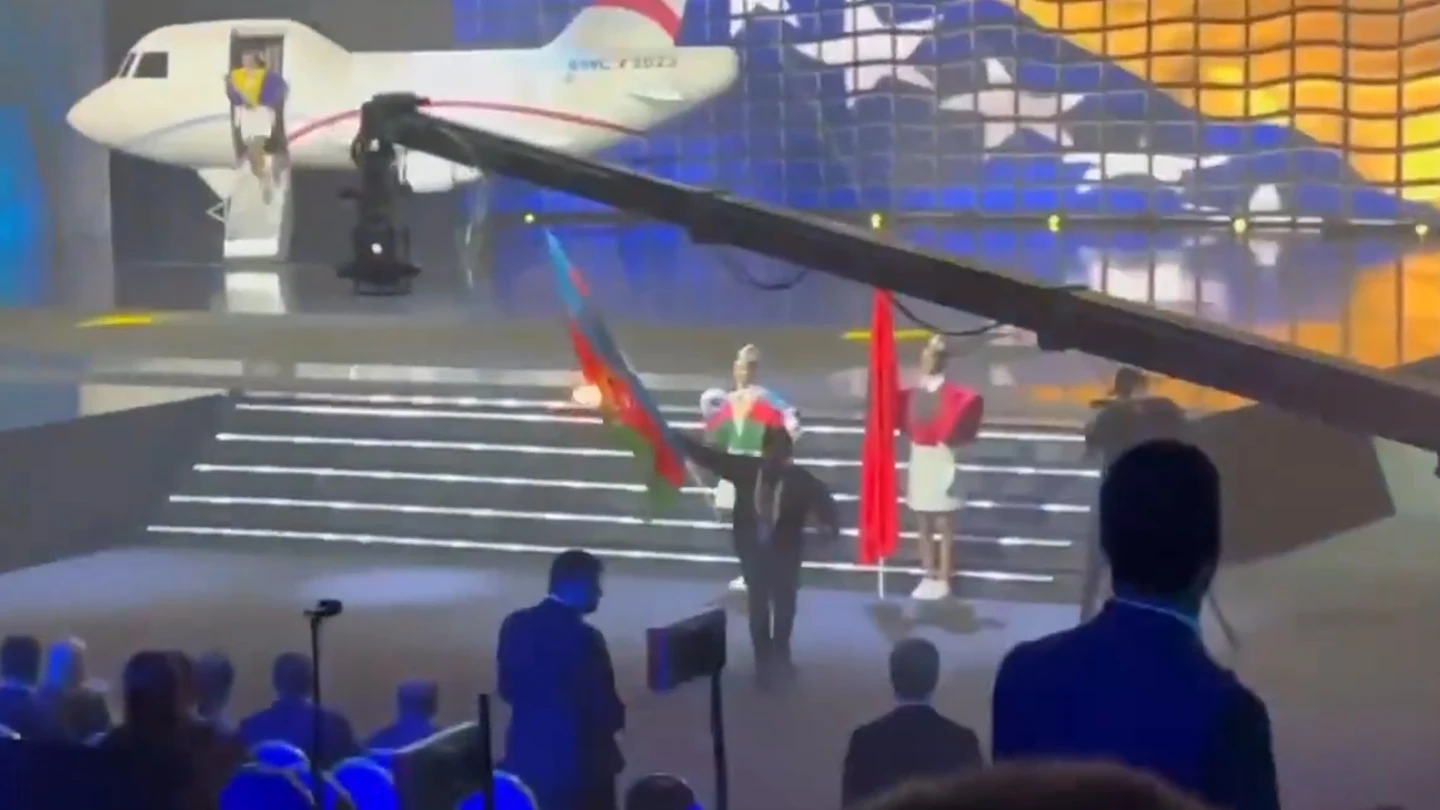 Queman la bandera de Azerbaiyán Queman la bandera de Azerbaiyán