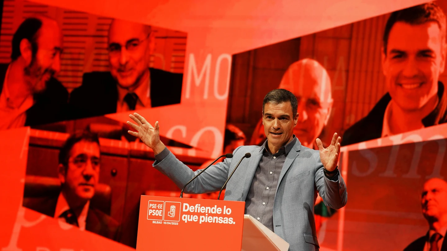Sánchez saca pecho por la ley de vivienda: "Hará que su acceso sea un derecho y no un problema" Sánchez saca pecho por la ley de vivienda: "Hará que su acceso sea un derecho y no un problema"