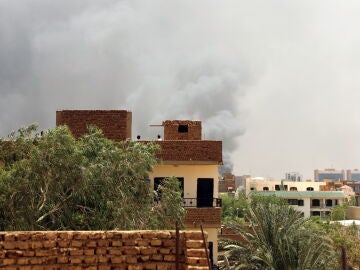 The rebellion in Sudan between the Army and paramilitaries leaves at least 56 dead and more than 500 injured