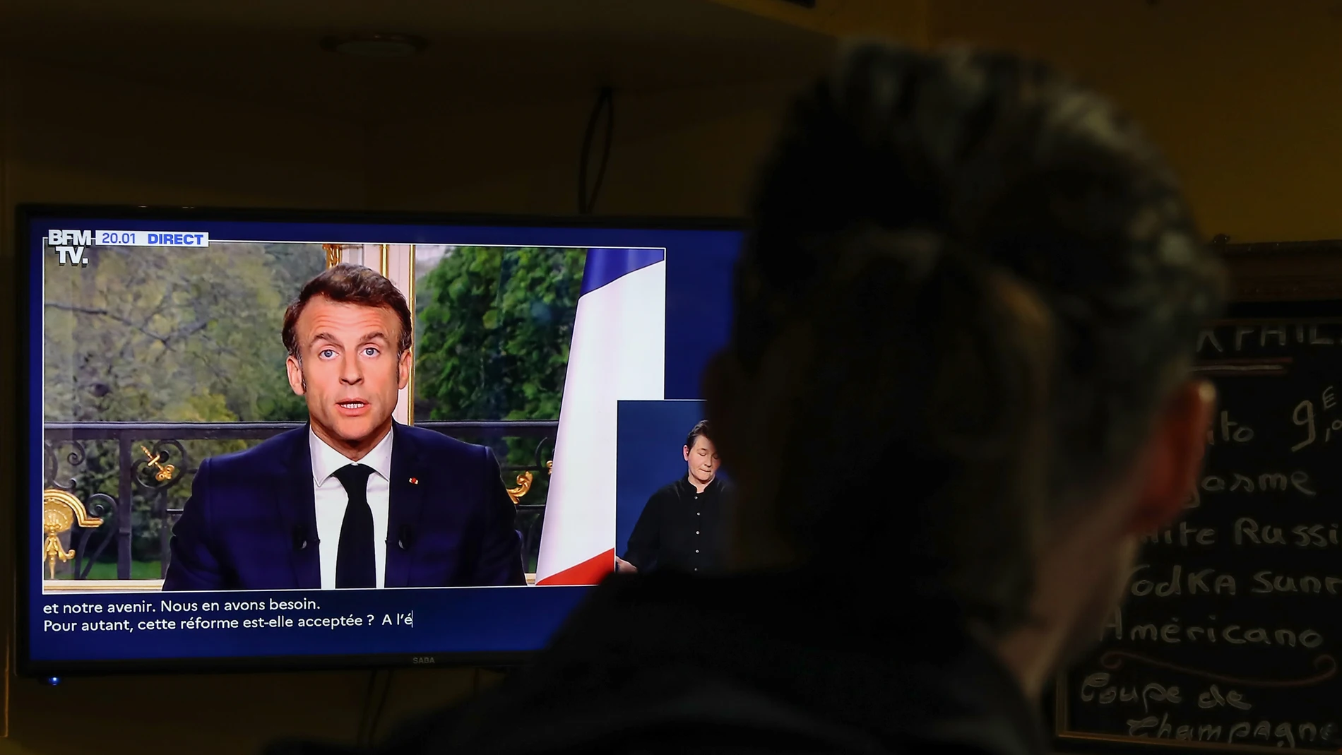Emmanuel Macron, durante su discurso televisado en plena polémica tras la aprobación de la reforma de las pensiones