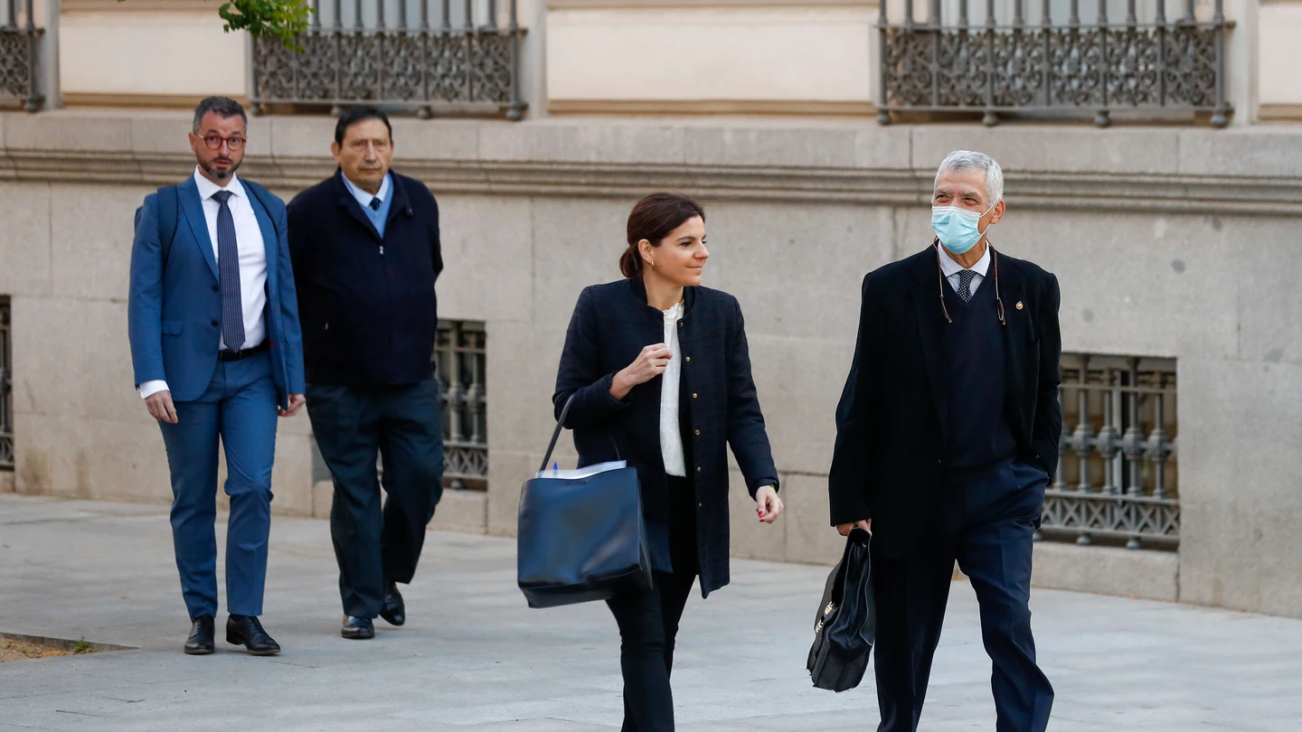 Sánchez Arminio y Villar, a su llegada al juicio por el 'caso Soulé' Sánchez Arminio y Villar, a su llegada al juicio por el 'caso Soulé'