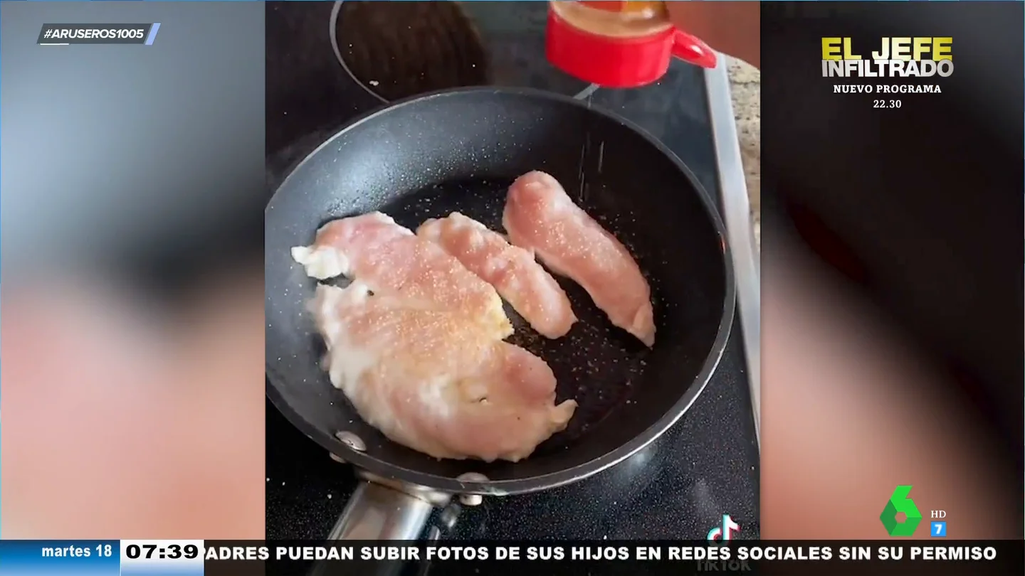 No, los sazonadores no se deben agitar como unas maracas: esta es la manera correcta de usarlos No, los sazonadores no se deben agitar como unas maracas: esta es la manera correcta de usarlos