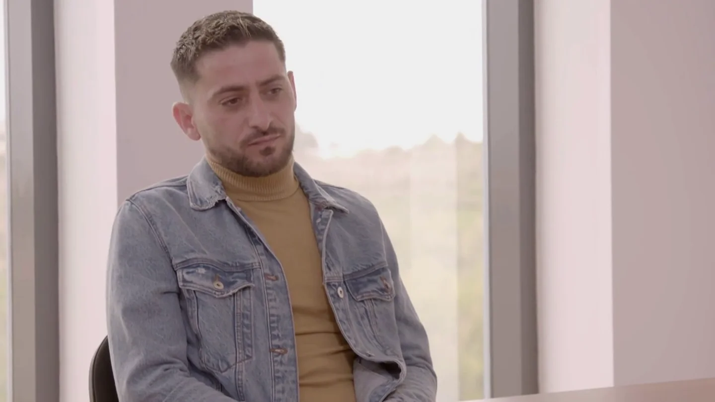 "¿Esa actitud es una nueva estrategia de marketing?": la ironía de El jefe infiltrado con Florín "¿Esa actitud es una nueva estrategia de marketing?": la ironía de El jefe infiltrado con Florín