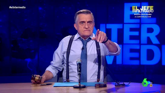 Wyoming, sobre la ayuda de 1.000 euros para independizarse que propone Feijóo: Si te quieres emancipar un mes, es tu hombre Wyoming 'dirige' la 'subasta electoral' entre PSOE y PP con la vivienda como el bien más preciado. En este vídeo, analiza el plan presentado por Feijóo, que, entre otras medidas, propone ayudas económicas y desalojar las okupaciones en 24 horas.